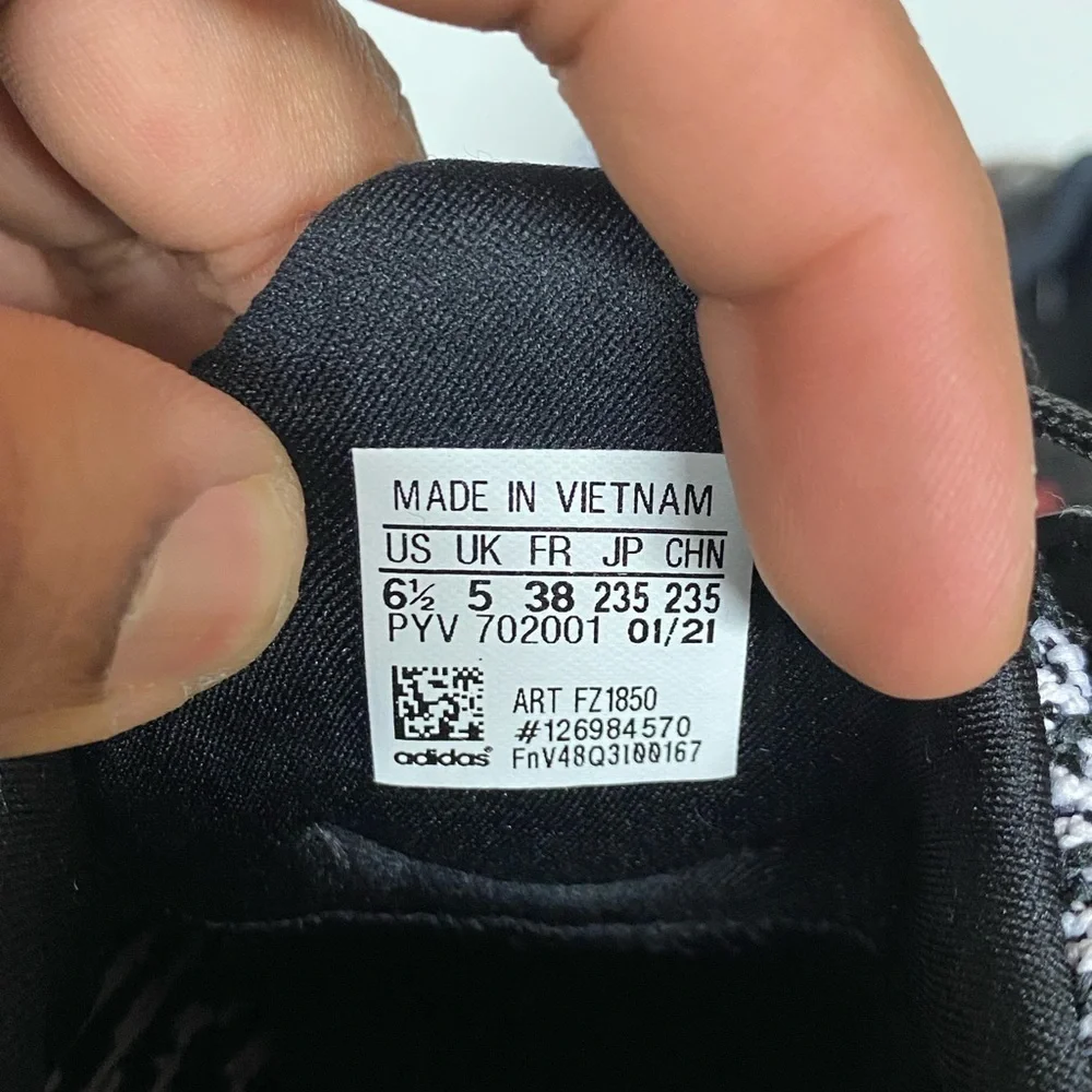 Adidas Boost Bundle Sizes 6- 6.5 - Picture 13 of 15